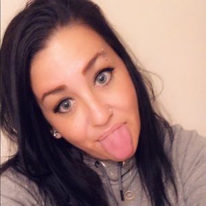 Meet your Posher, April